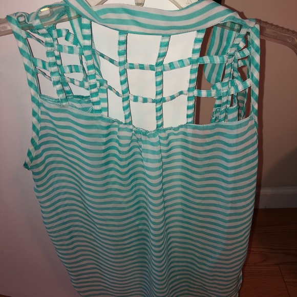 A striped collared tank top - Picture 2 of 2